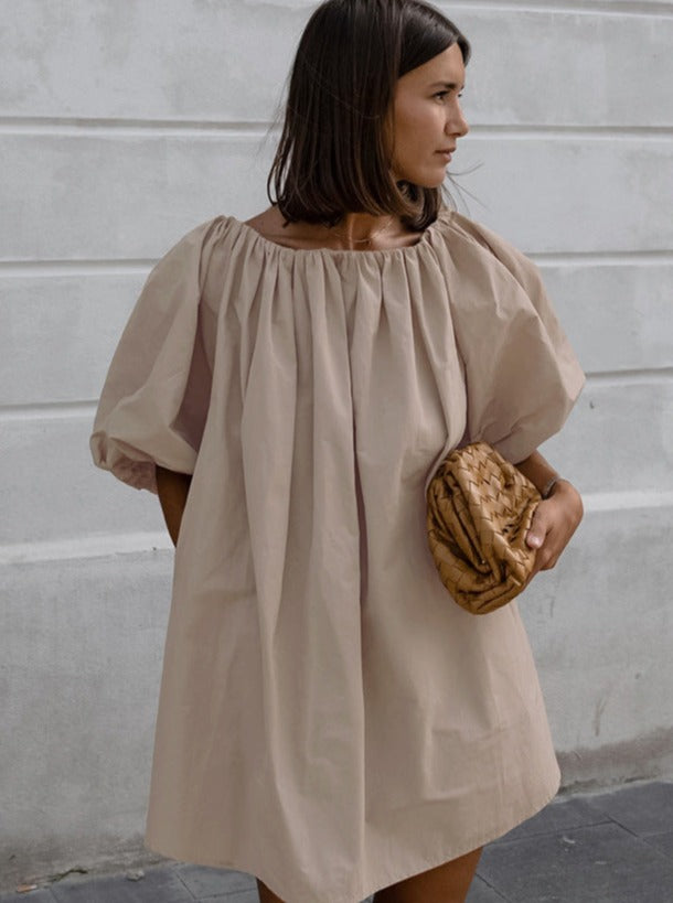 Robe kaki élégante à manches courtes froissée