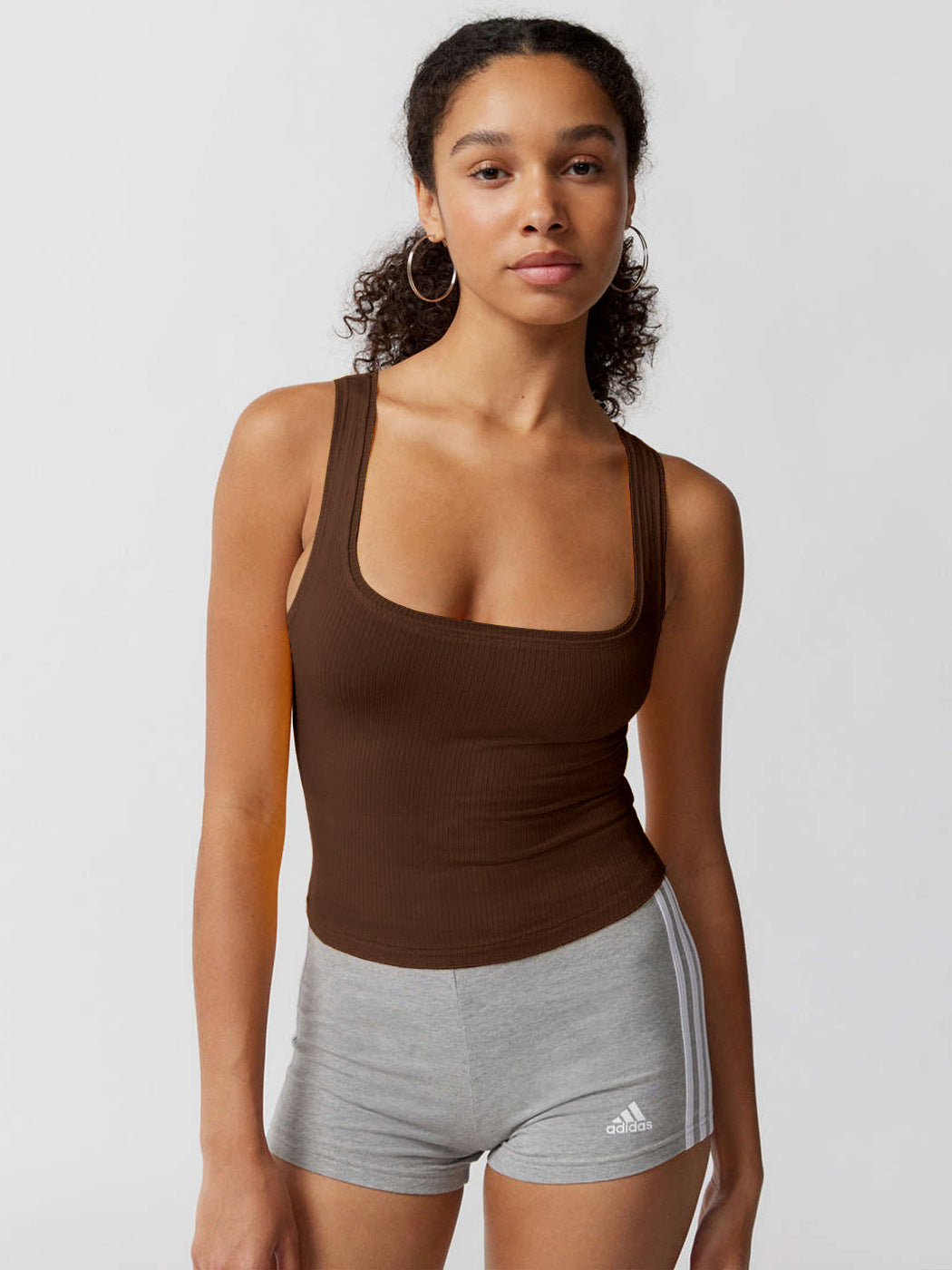 Haut court moulant sexy en tricot marron 