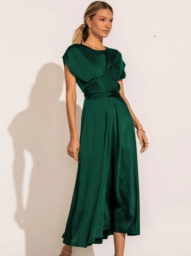 Robe de soirée légère et élégante drapée à bretelles en satin haut de gamme