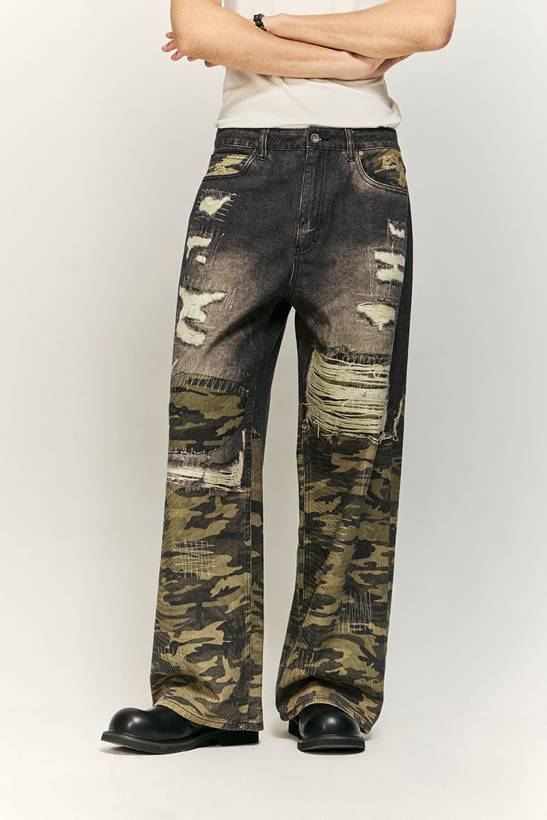 Pantalon large en denim vieilli et camouflage urbain