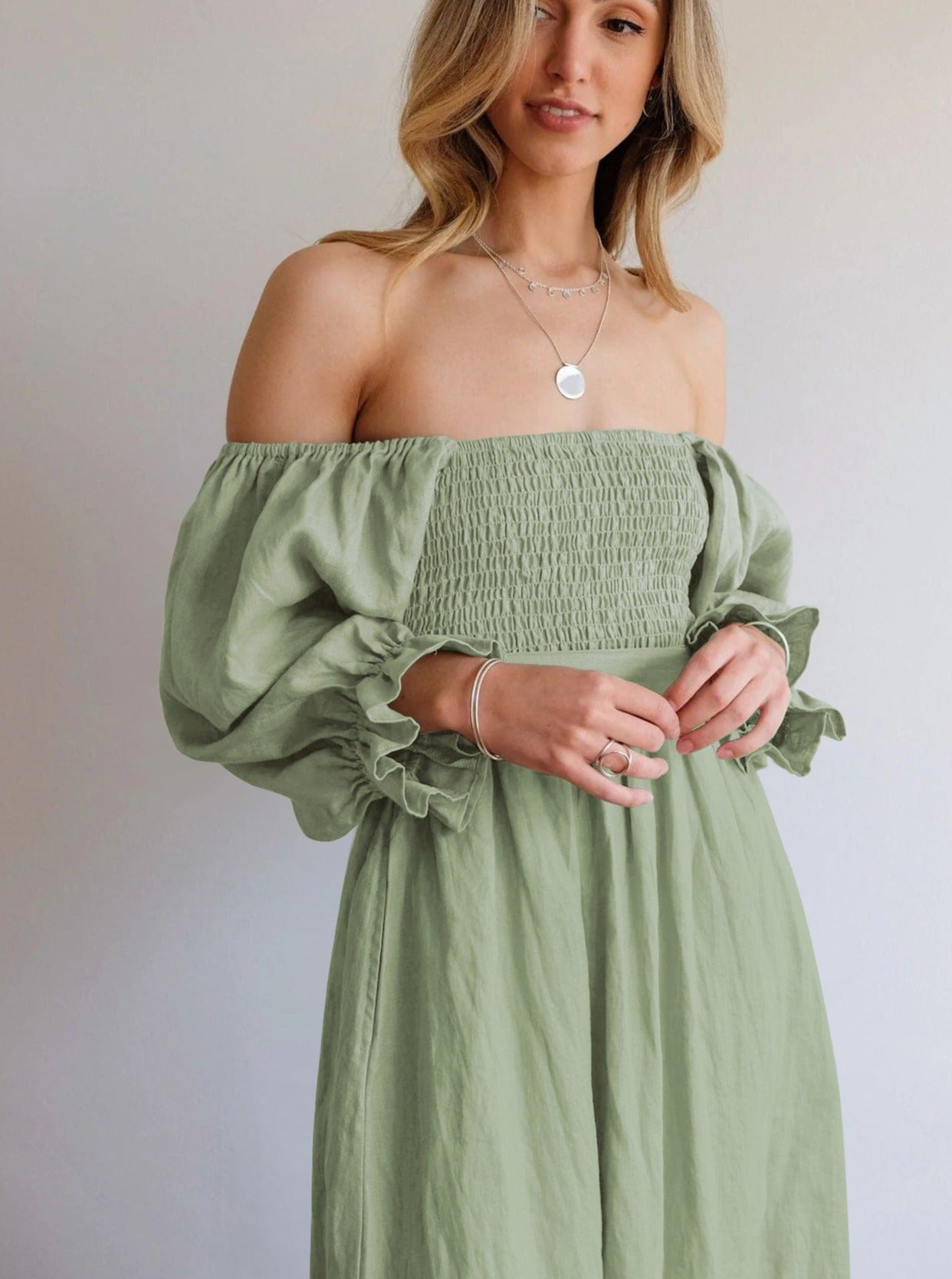 Robe plissée à volants et manches lanternes avec ceinture en corde vert clair 