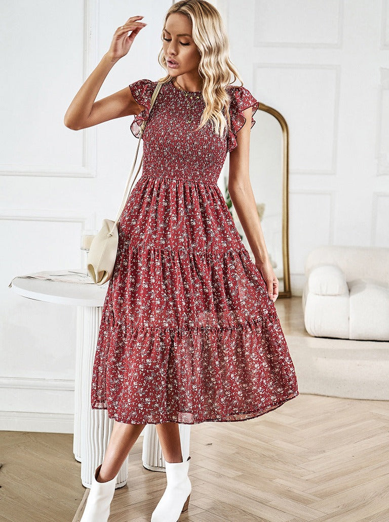 Robe mi-longue à volants et taille définie avec motif floral 