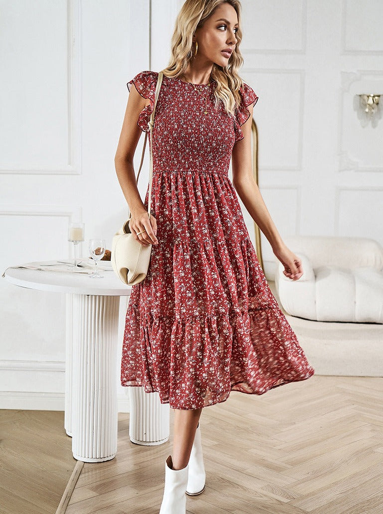 Robe mi-longue à volants et taille définie avec motif floral 