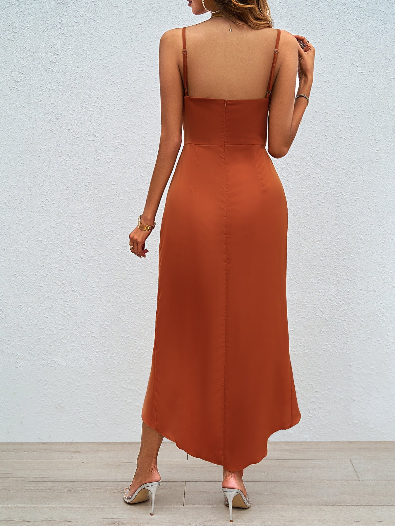 Robe mi-longue asymétrique de couleur unie 