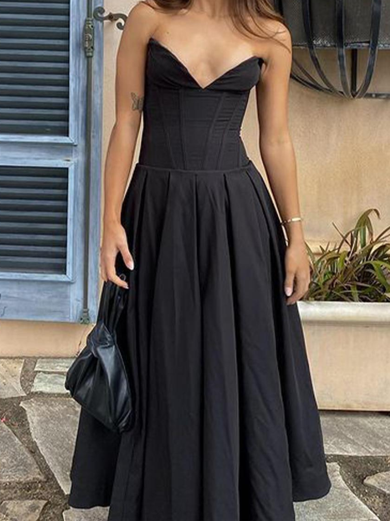 Robe trapèze noire unie à col en V